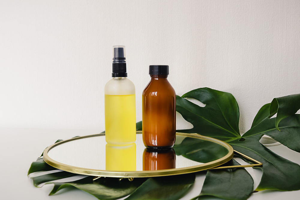 Jaką nakrętkę wybrać do buteleczki szklanej – aluminiową, plastikową, bambusową?